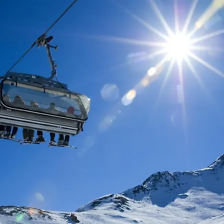 Szálloda Ferien- Und Alpina Adelboden