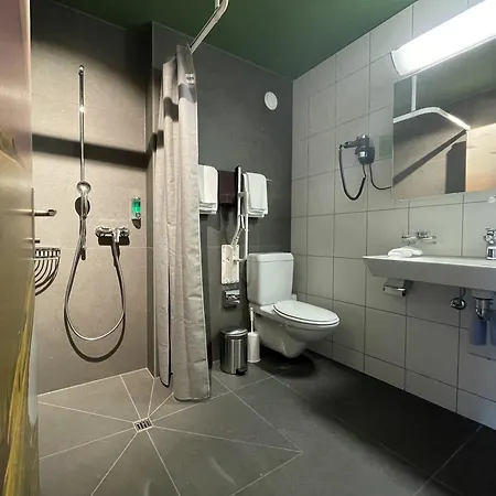 מלון Ferien- Und Alpina אדלבודן