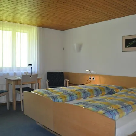 Ferien- Und Alpina מלון