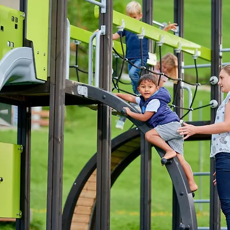 Ferien- Und Alpina Hotel 3*